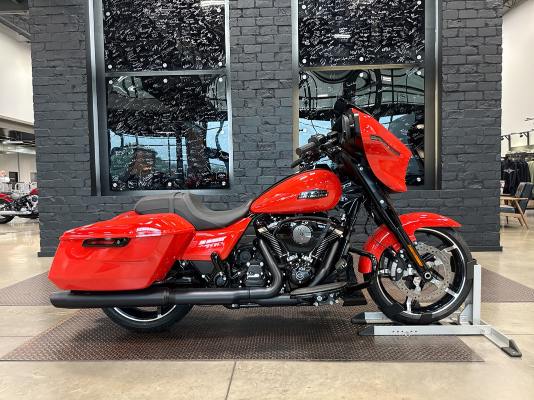 Street Glide®