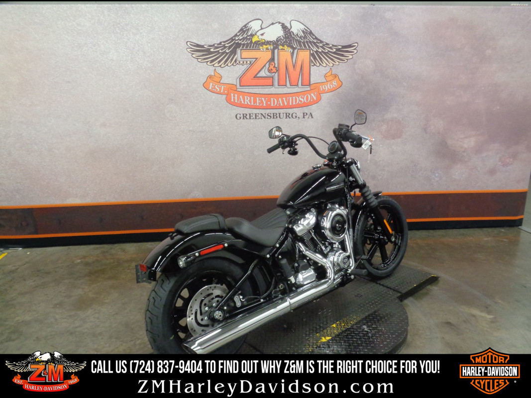 Street Bob®