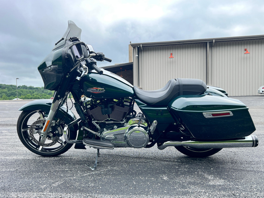 Street Glide®