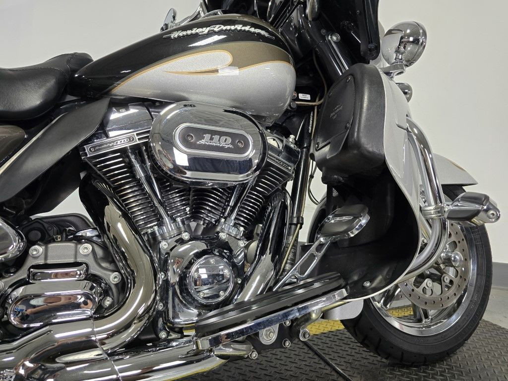 CVO® Ultra Classic® Electra Glide®