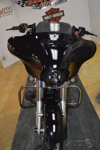 Street Glide®