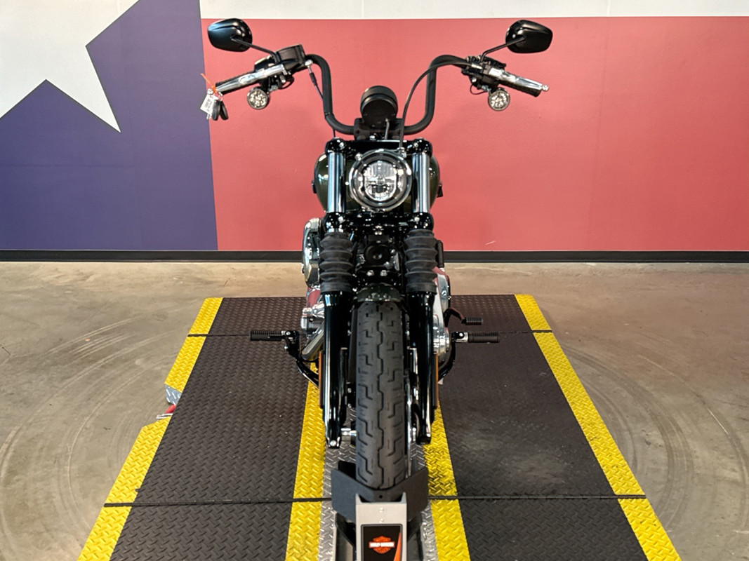 Street Bob®