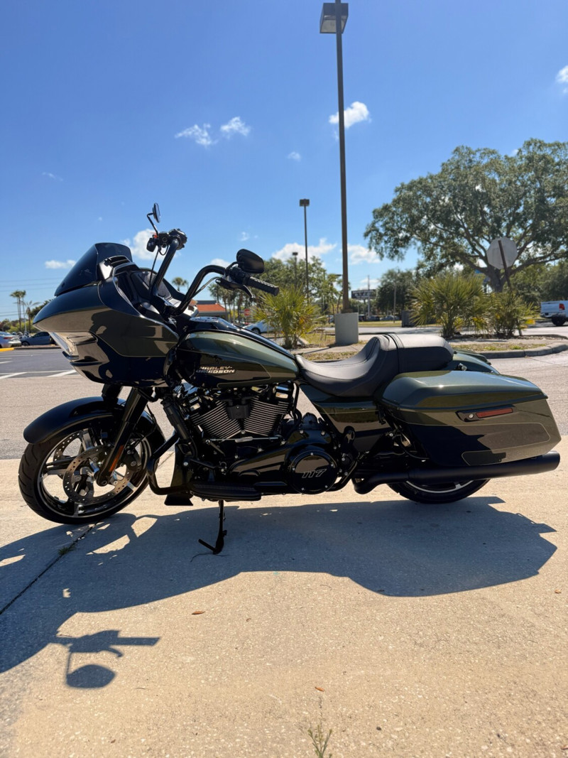 Road Glide®