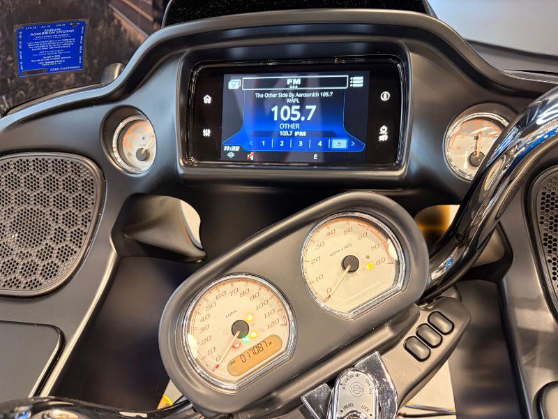 Road Glide®