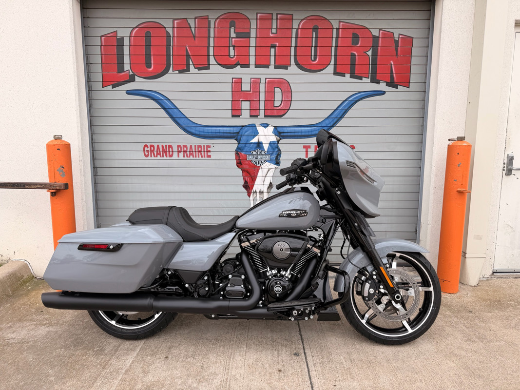 Street Glide®