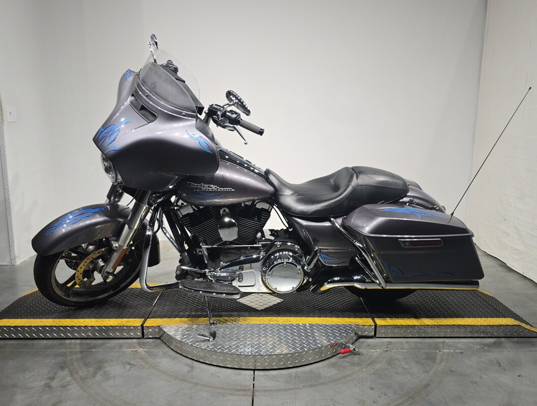 Street Glide®