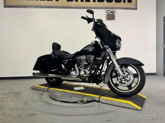 Street Glide®
