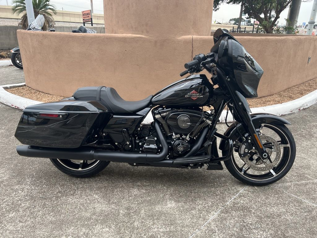 Street Glide®