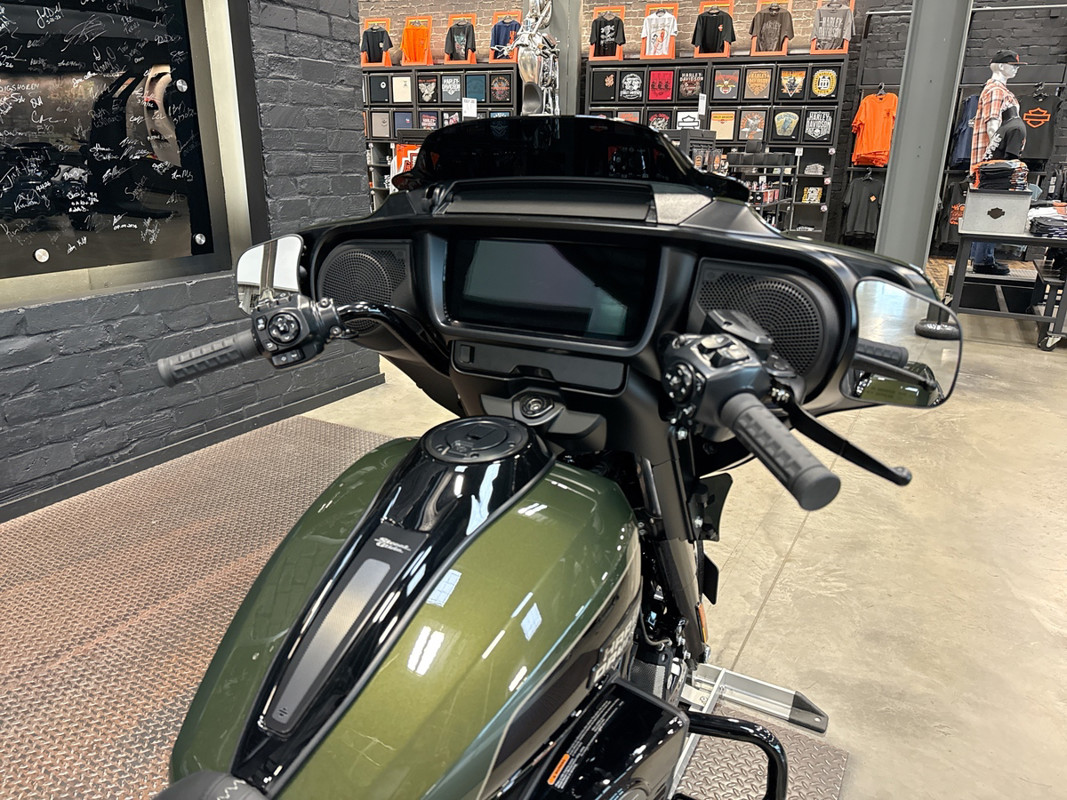 Street Glide®