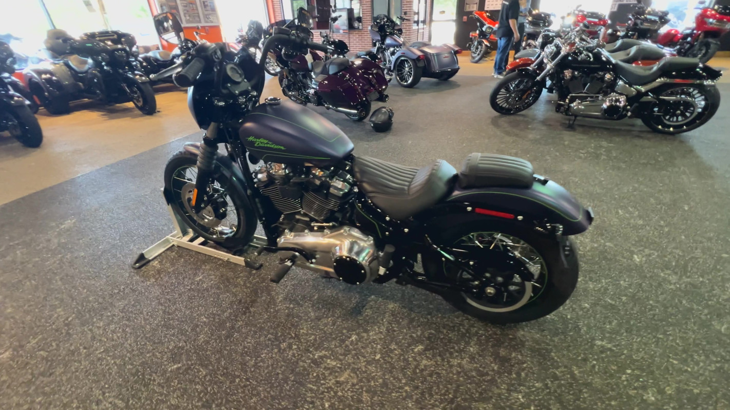 Street Bob®