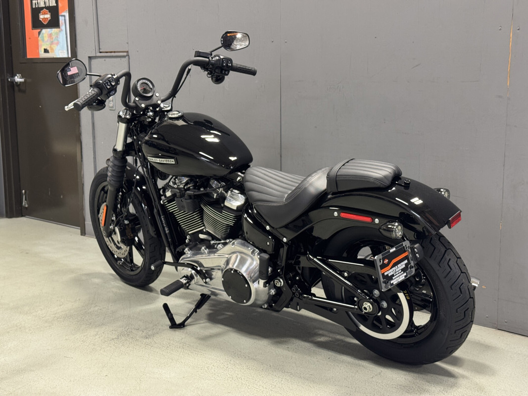 Street Bob®