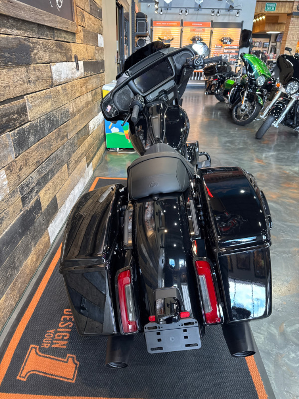 Street Glide®