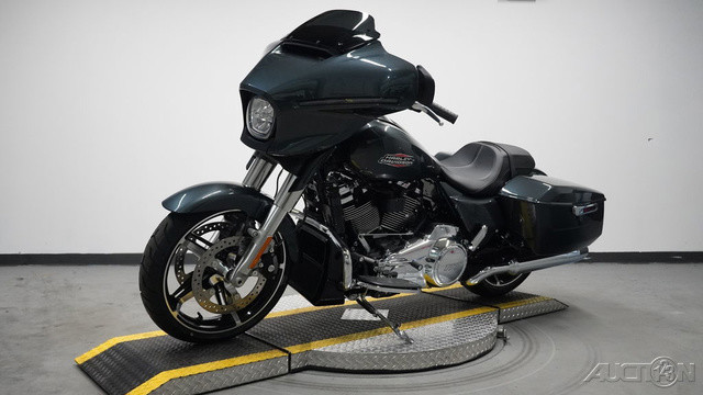 Street Glide®