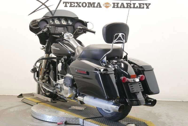 Street Glide®