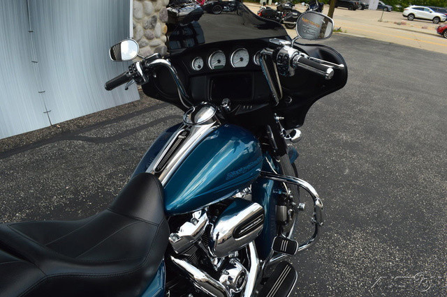 Street Glide®