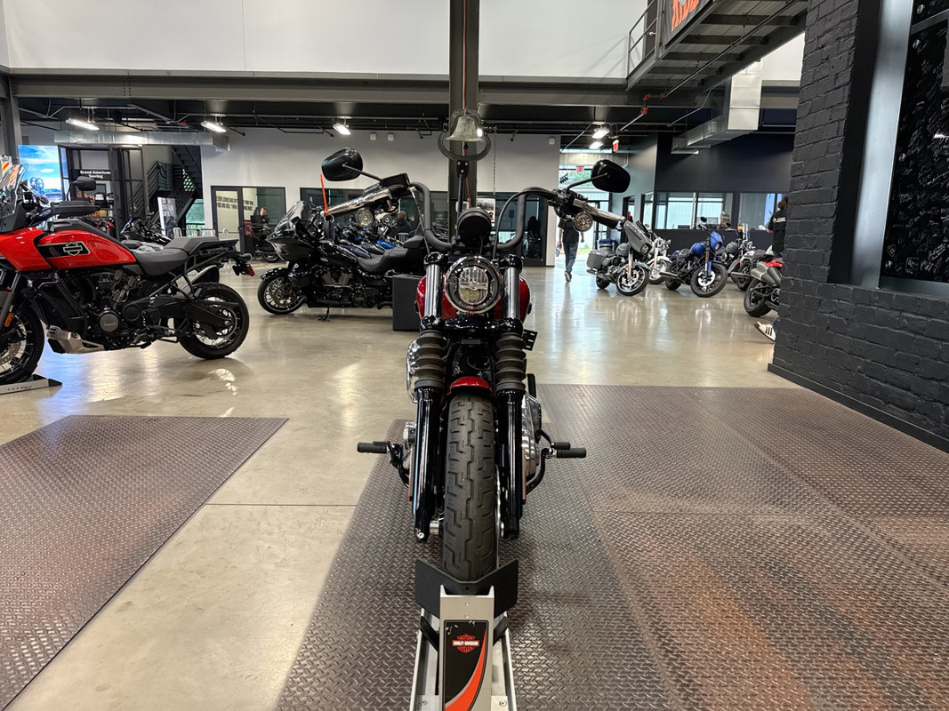 Street Bob®