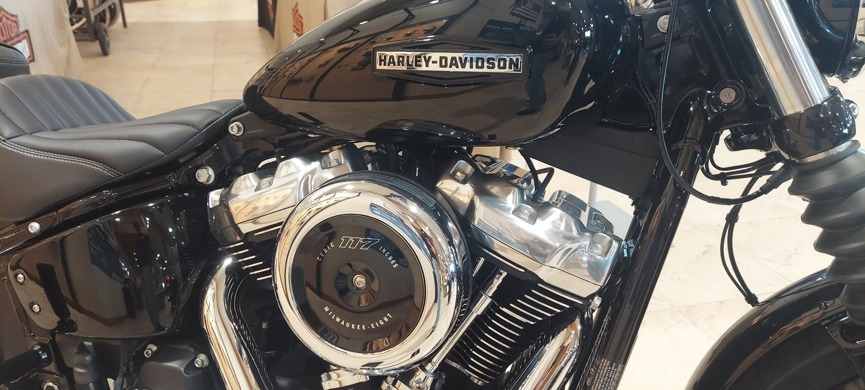 Street Bob®