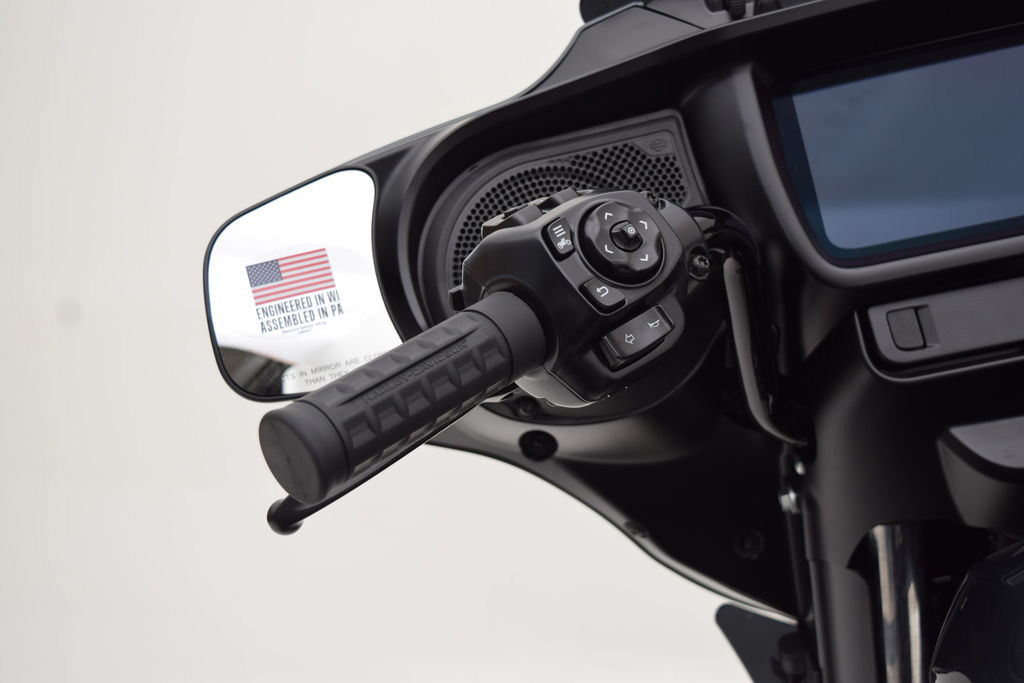 Street Glide®