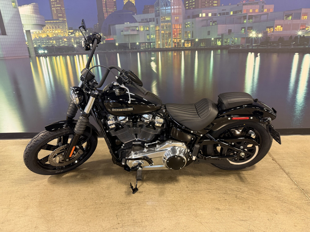 Street Bob®