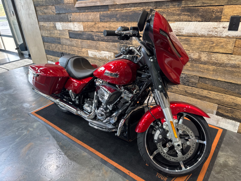 Street Glide®