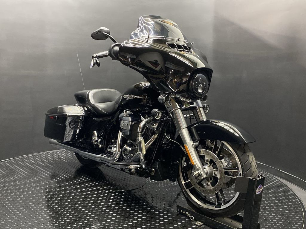 Street Glide®