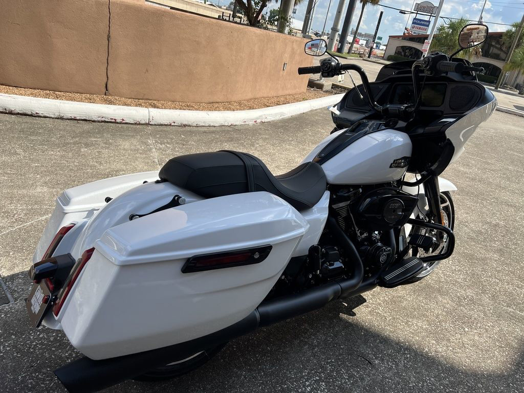 Road Glide®