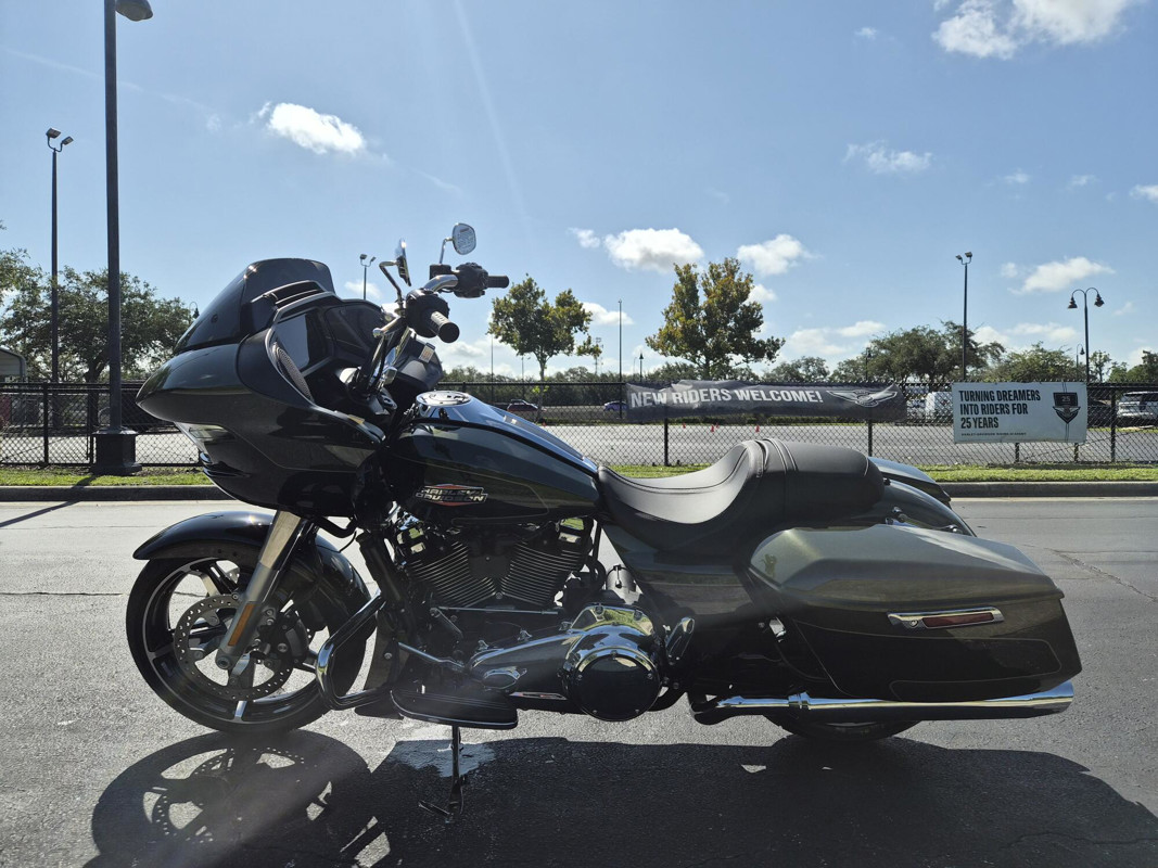 Road Glide®