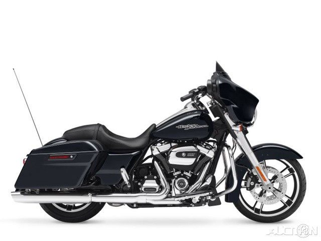 Street Glide®