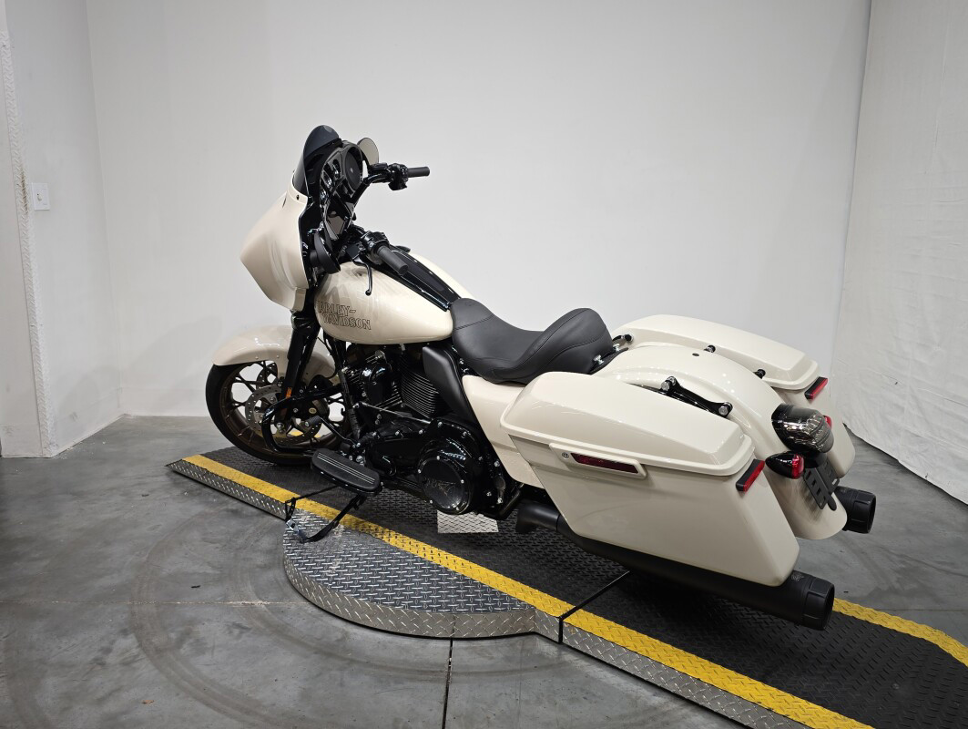 Street Glide® ST