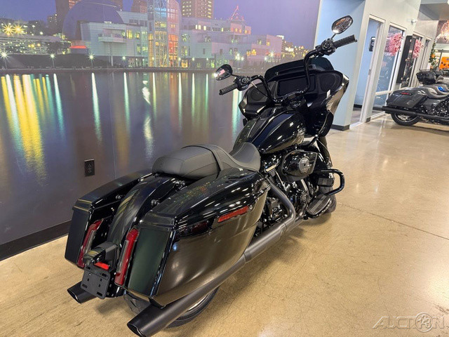 Road Glide®