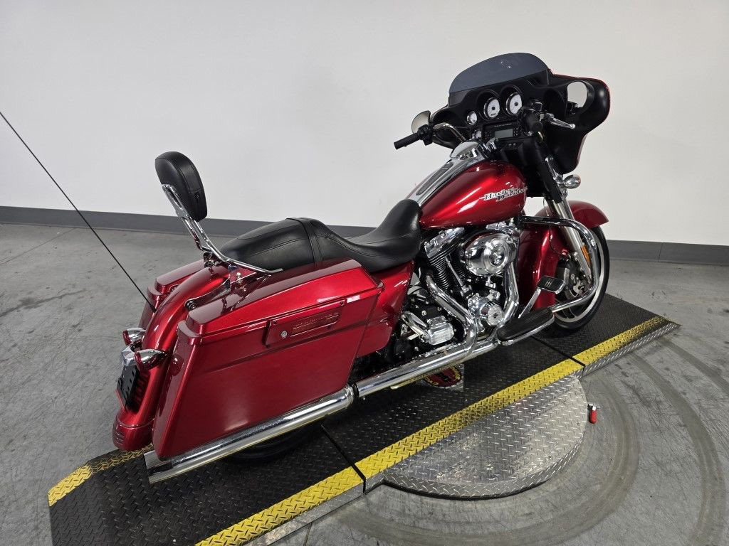 Street Glide®