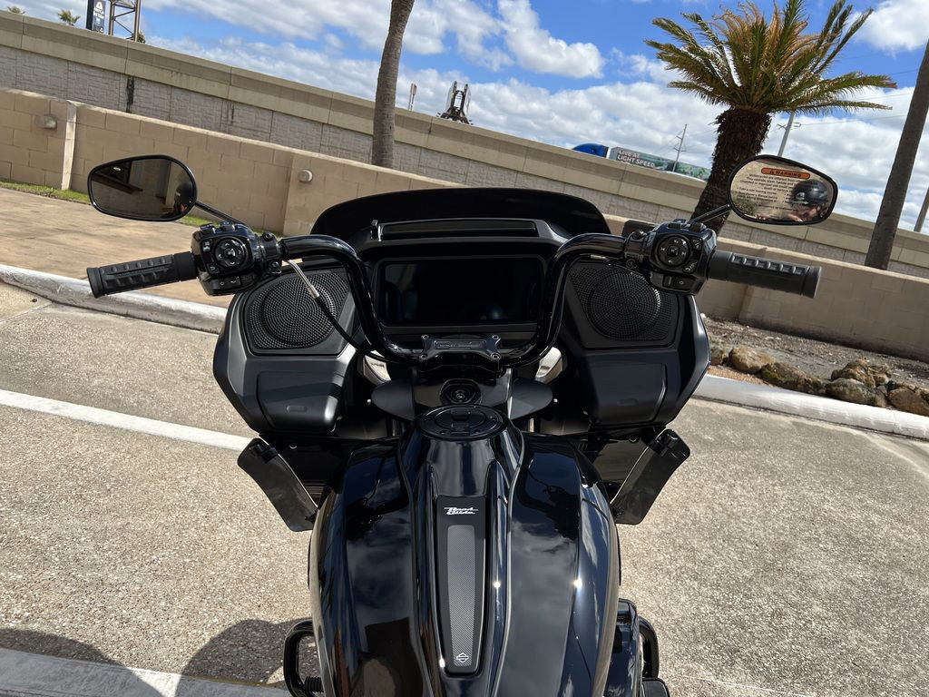 Road Glide®