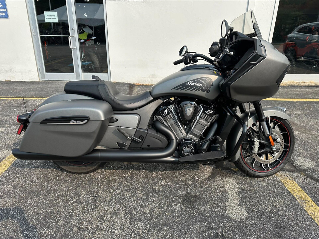 Challenger Dark Horse