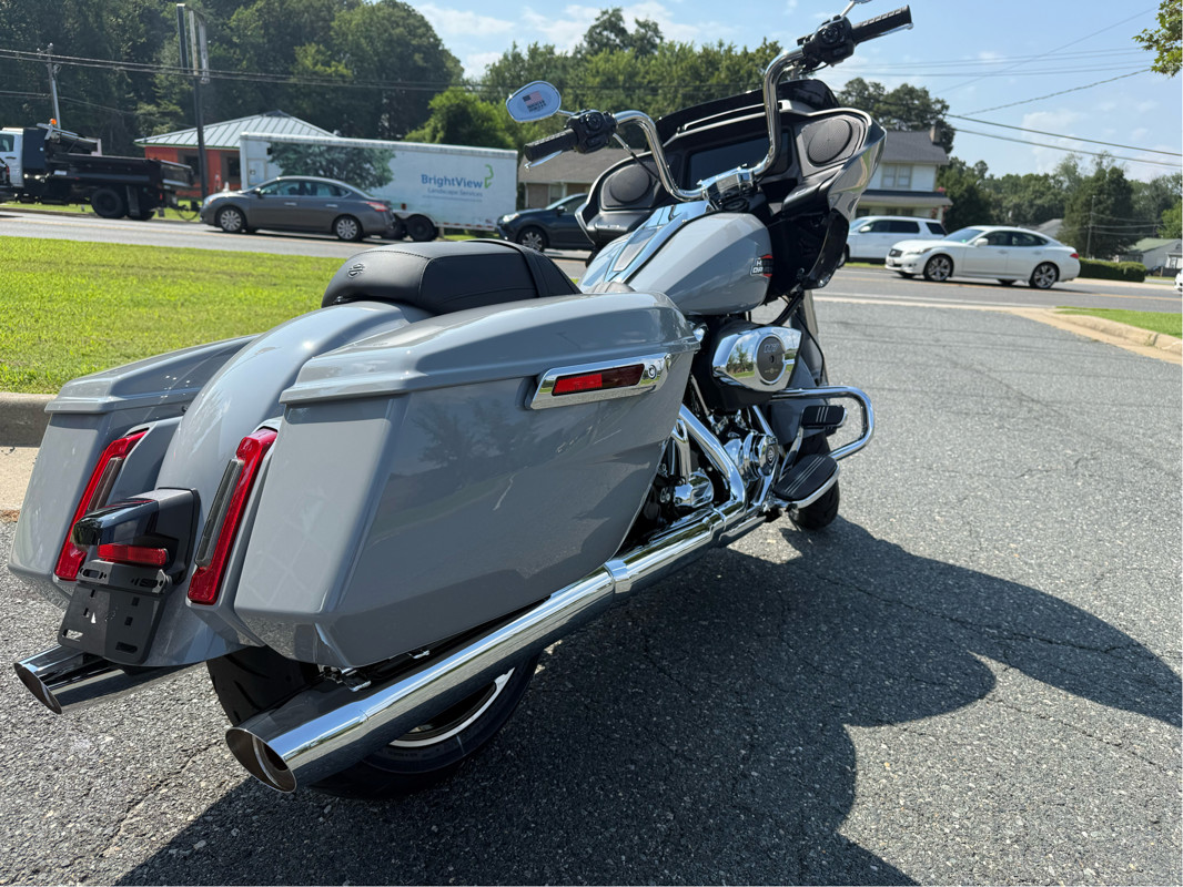 Road Glide®