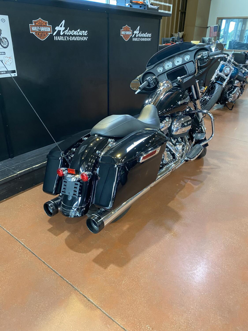 Street Glide®