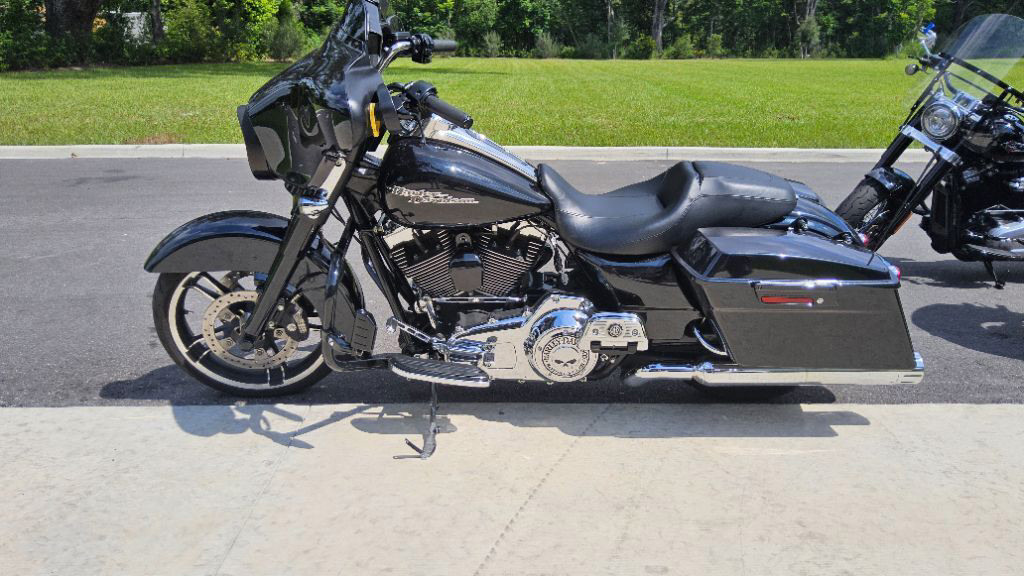 Street Glide®