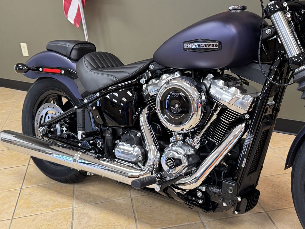 Street Bob®