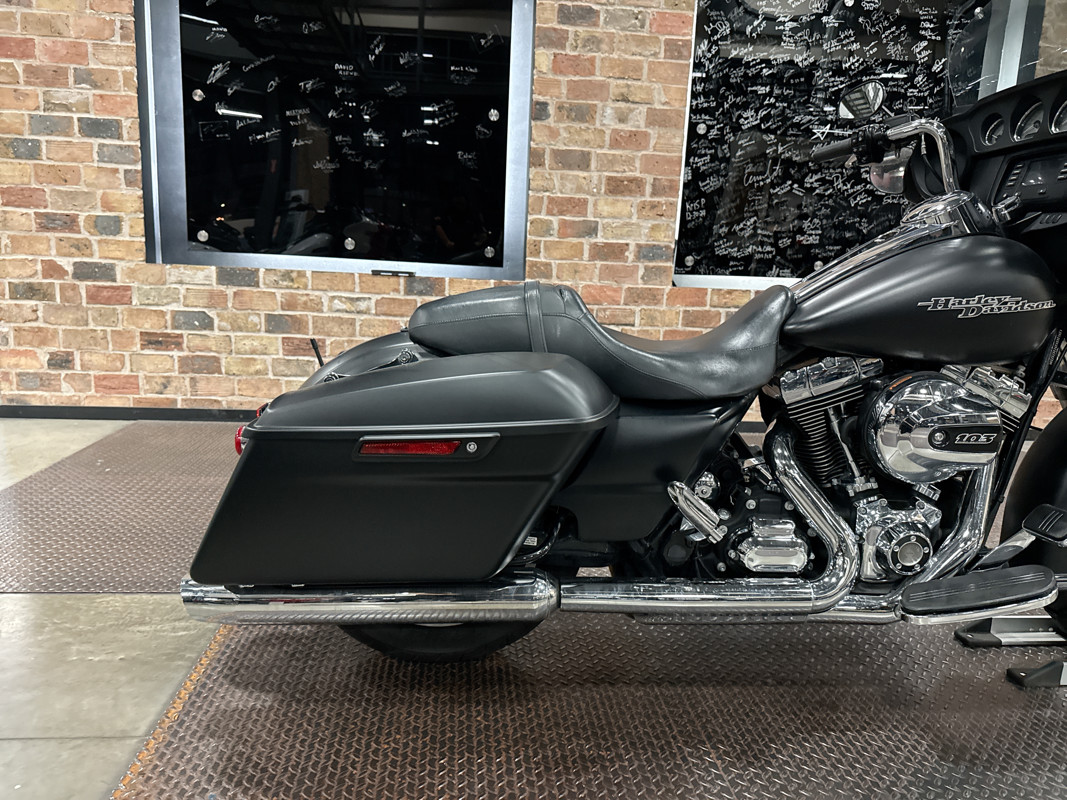 Street Glide®