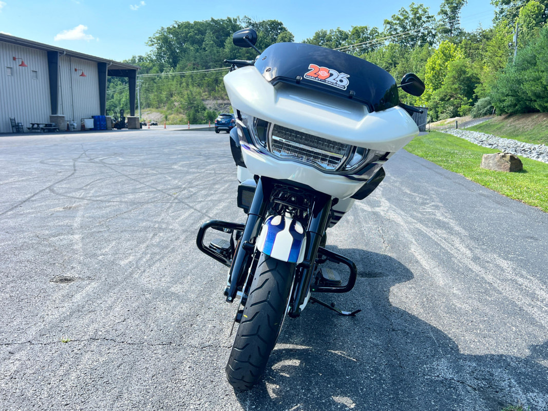 Road Glide®