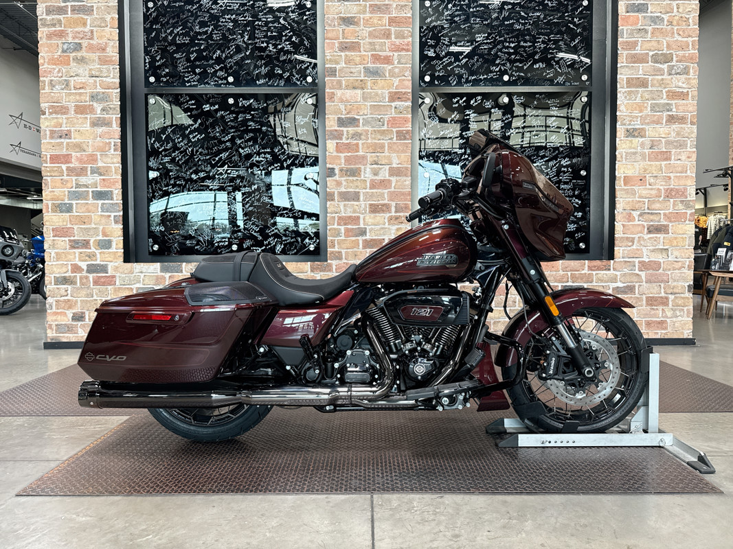 CVO® Street Glide®