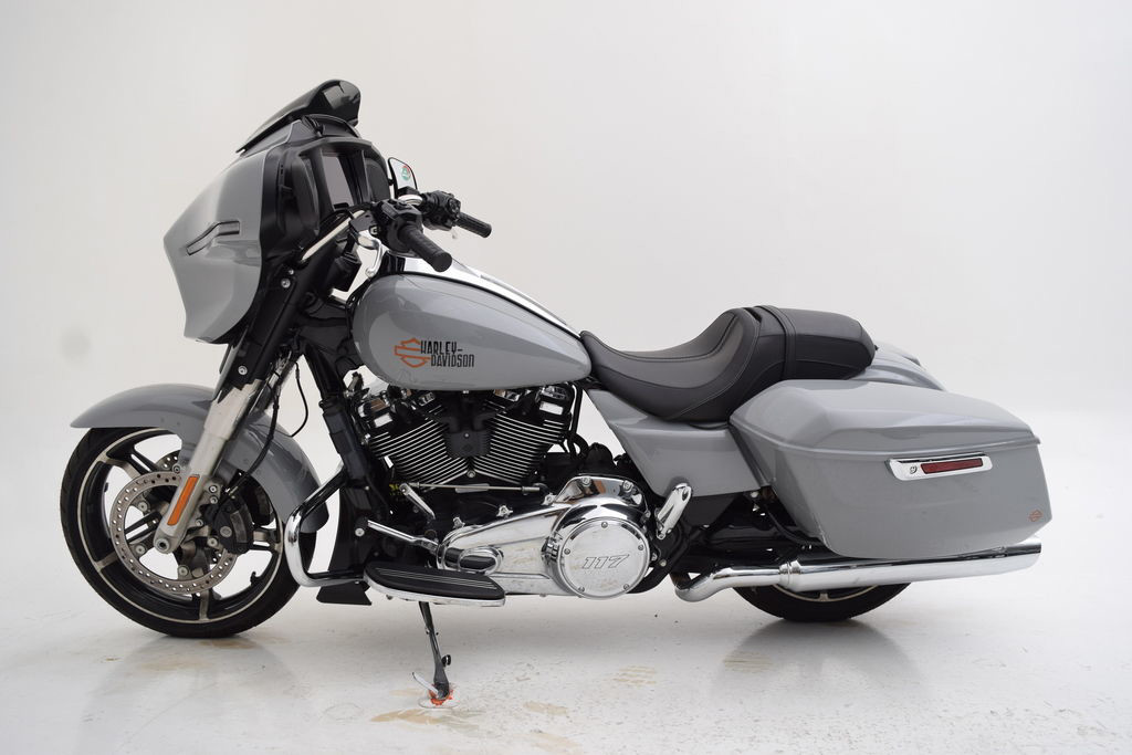 Street Glide®