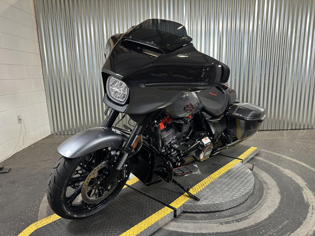 CVO® Street Glide®