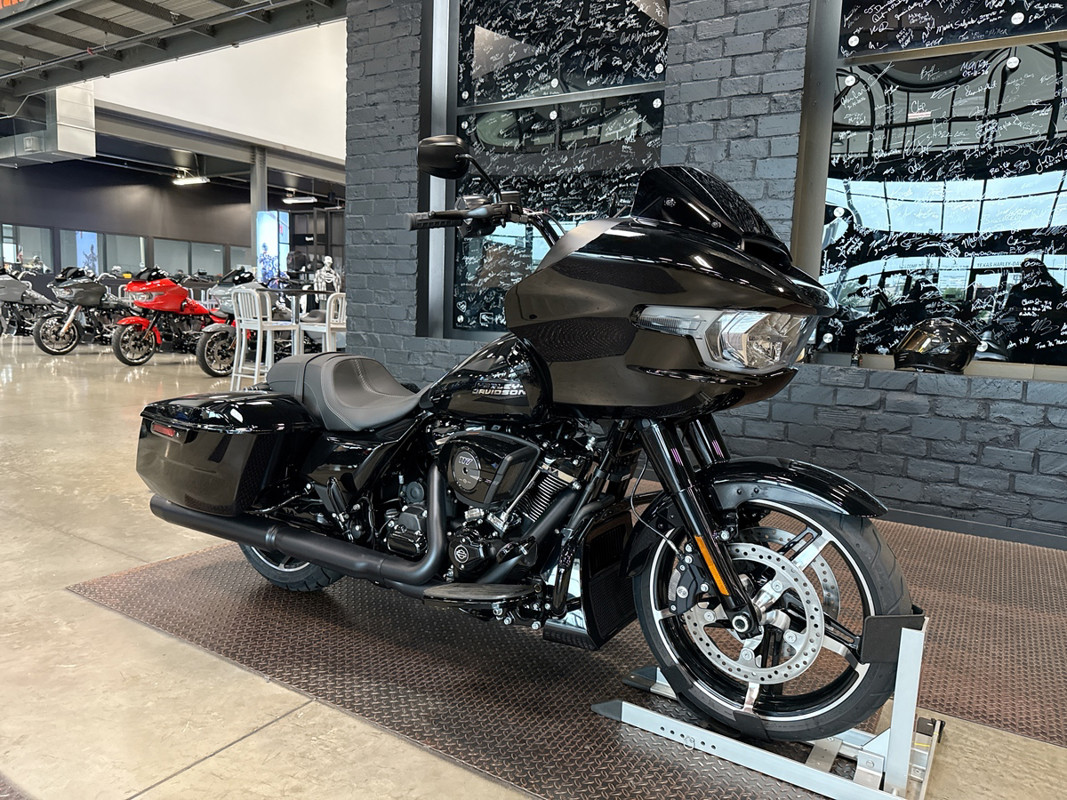 Road Glide®