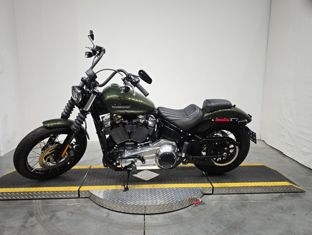 Street Bob®