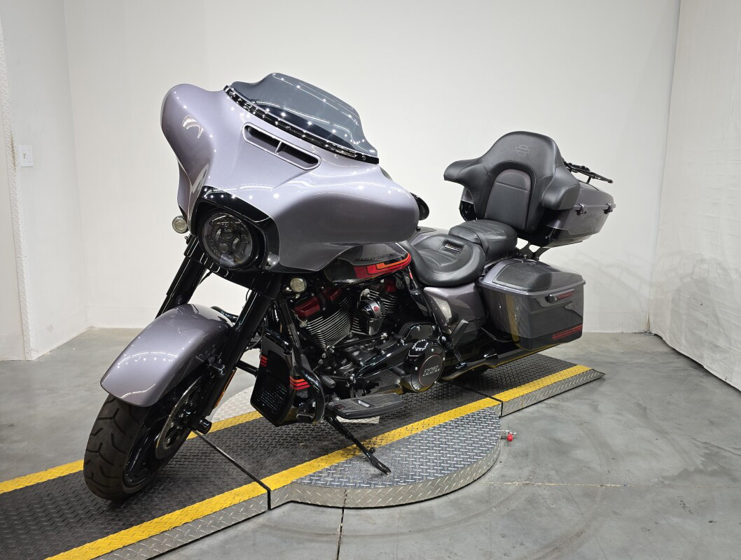 CVO® Street Glide®