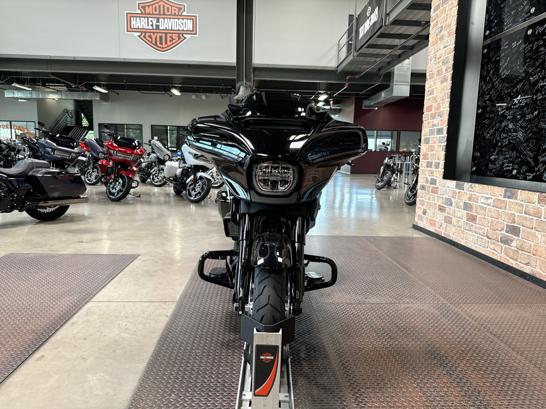 Street Glide®