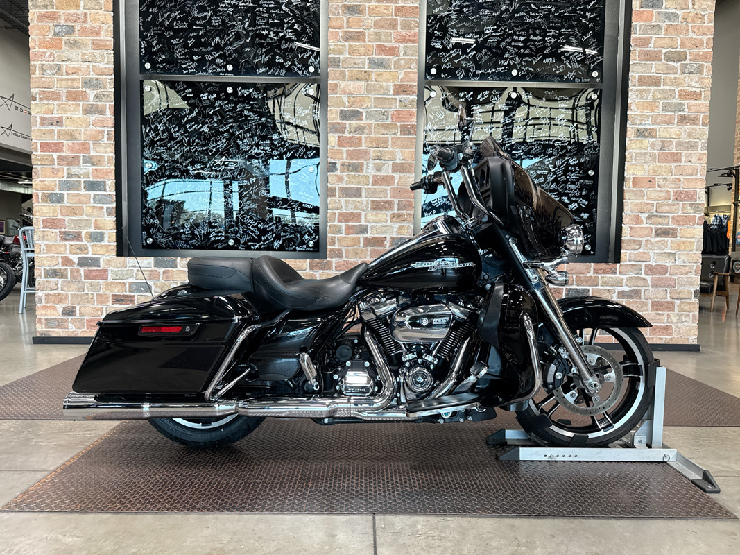 Street Glide®
