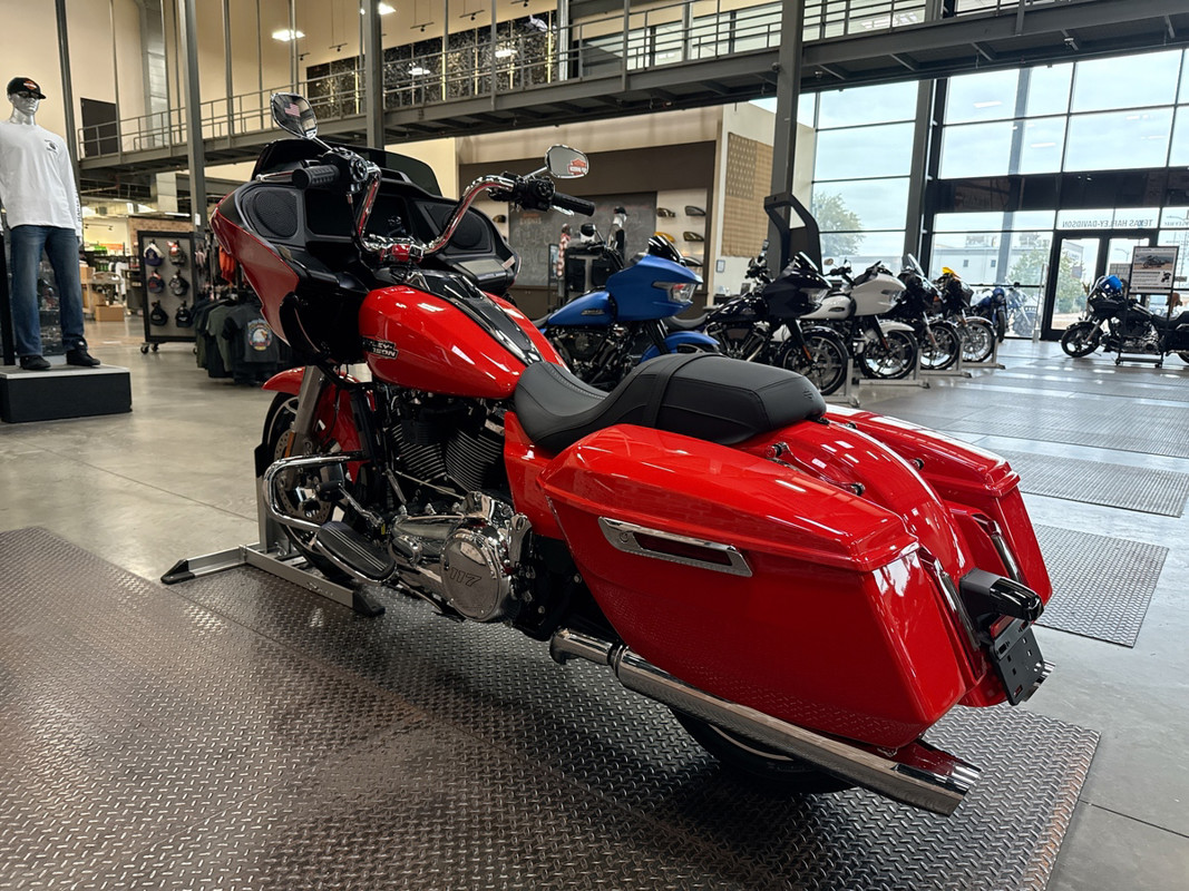 Road Glide®