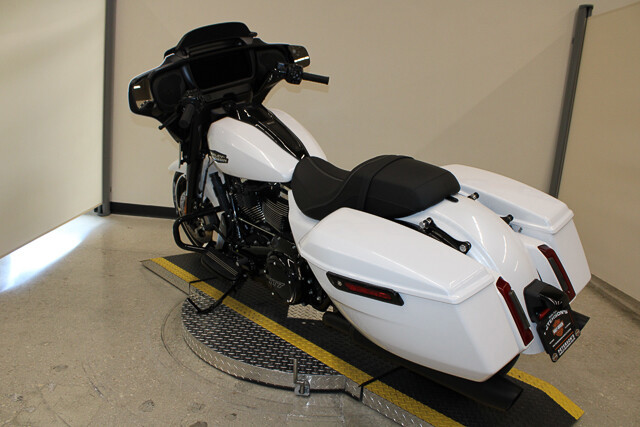 Street Glide®