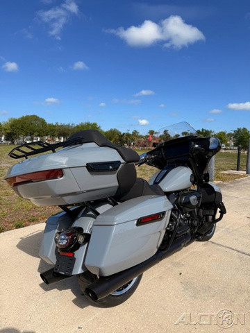 Street Glide® Limited